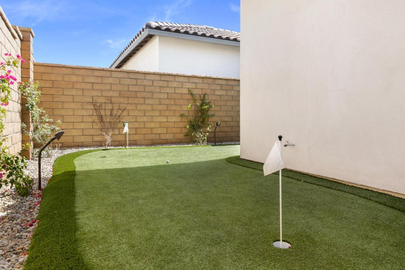 Luxury And Comfort Throughout Pool Spa Putting Green Ла-Кинта Экстерьер фото