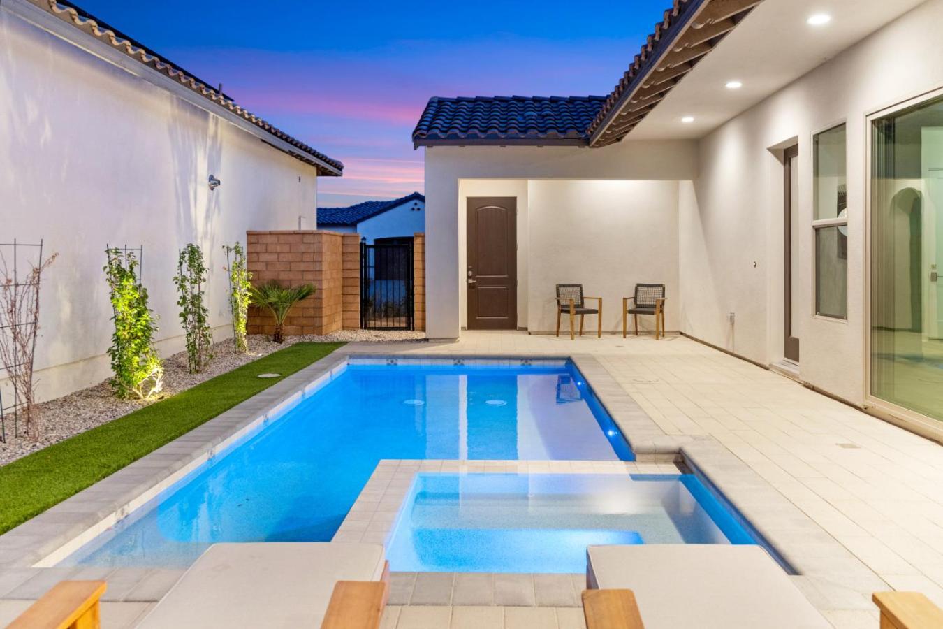 Luxury And Comfort Throughout Pool Spa Putting Green Ла-Кинта Экстерьер фото